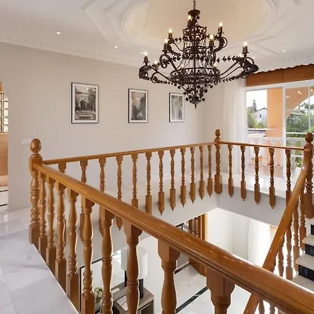 Treetops - Family With Heated Pool In Villa *