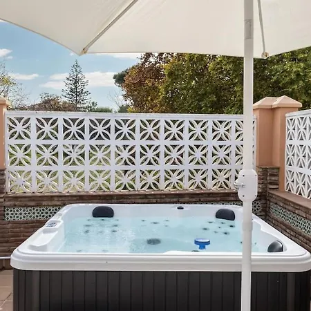 Treetops - Family With Heated Pool In
