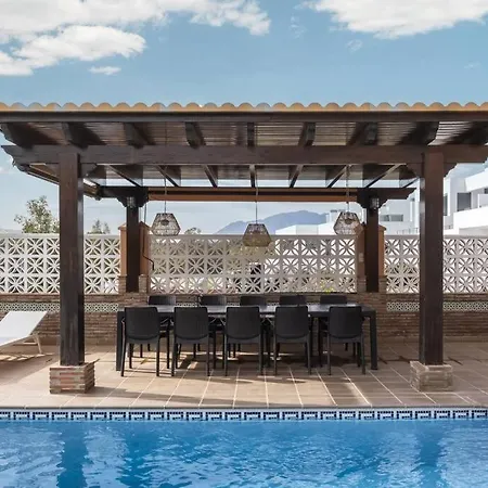 Treetops - Family With Heated Pool In *