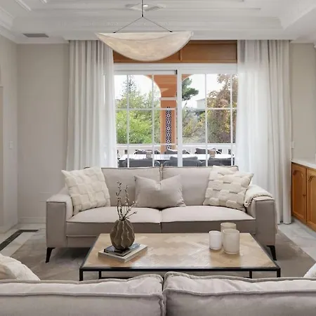 Treetops - Family With Heated Pool In Villa *