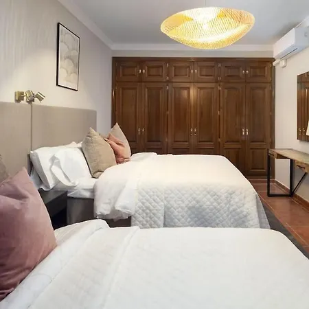 Treetops - Family With Heated Pool In Villa