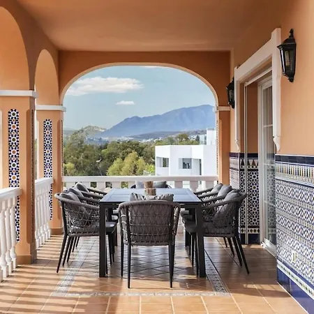 Treetops - Family With Heated Pool In