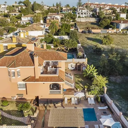 Treetops - Family With Heated Pool In Villa *