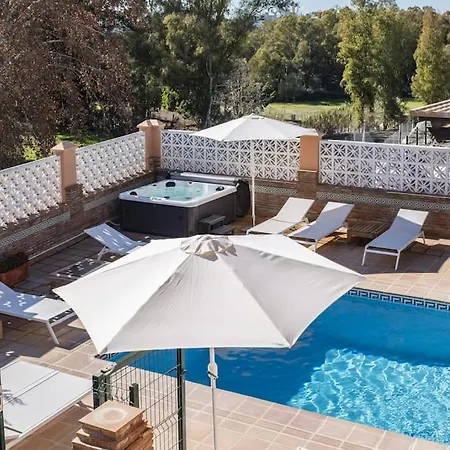 Villa Treetops - Family With Heated Pool In